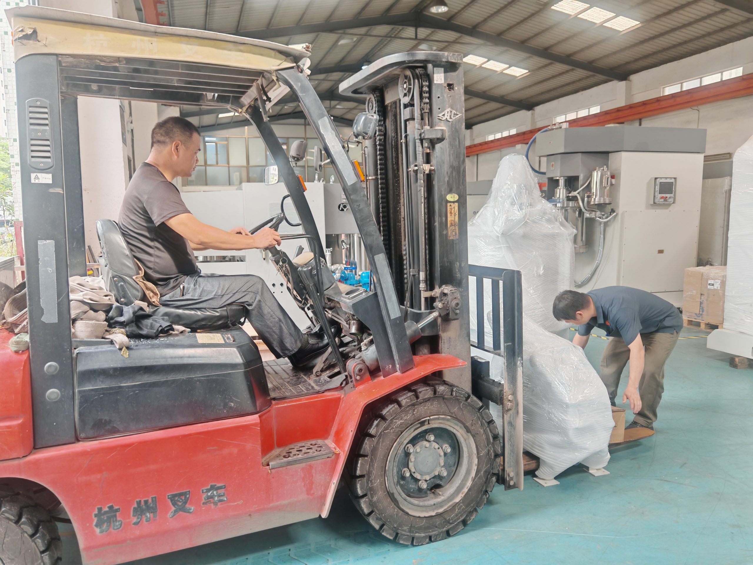 im电竞官网立式砂磨机助力碳化硅材料高效研磨，今日成功交付！插图8